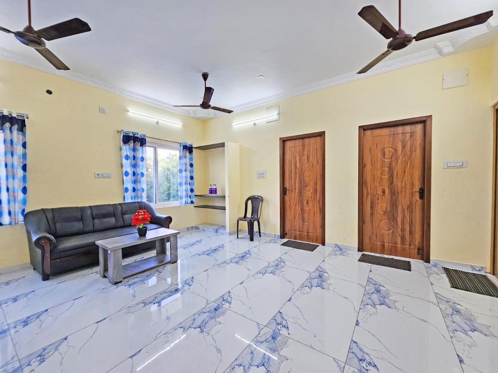 Auro Galaxy Pondicherry Exterior foto