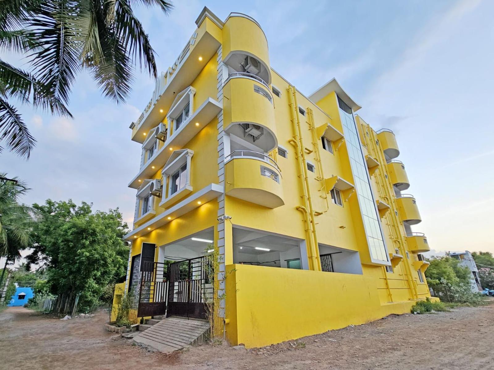 Auro Galaxy Pondicherry Exterior foto